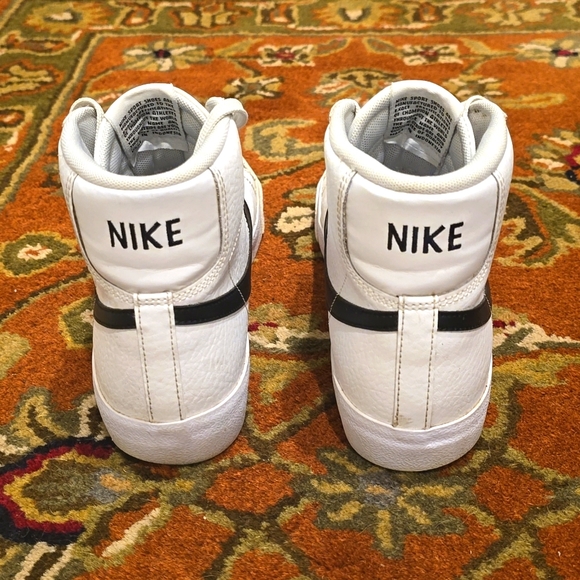 Women's Nike Blazers - Picture 3 of 4